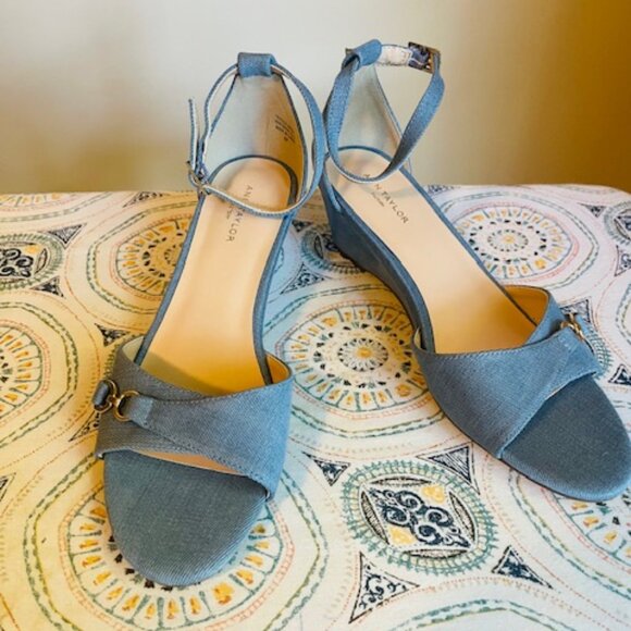 Ann Taylor Factory Shoes - NWOT Ann Taylor Factory sandals